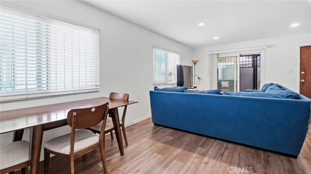 1239 W Rosecrans #4 Gardena, CA 90247