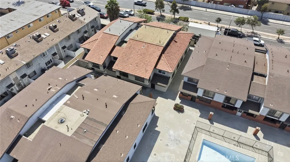 1239 W Rosecrans #4 Gardena, CA 90247