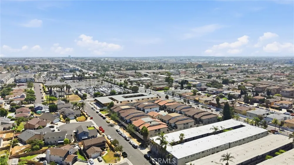 1239 W Rosecrans #4 Gardena, CA 90247