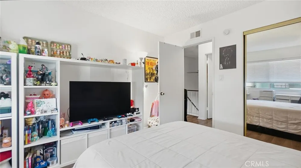 1239 W Rosecrans #4 Gardena, CA 90247
