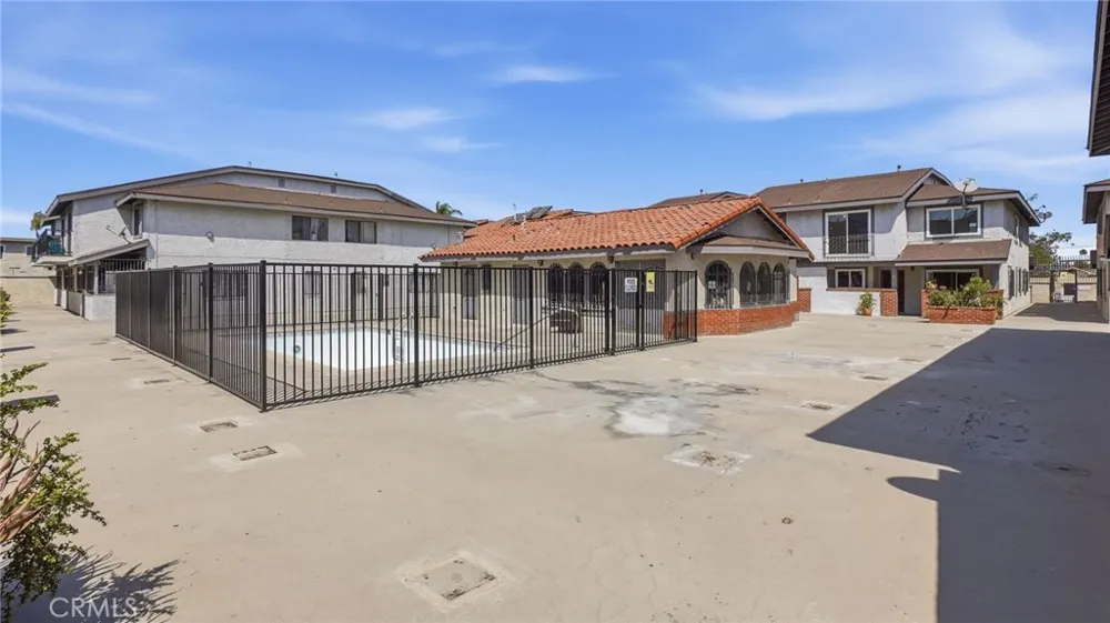 1239 W Rosecrans #4 Gardena, CA 90247