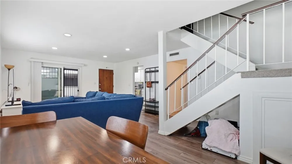1239 W Rosecrans #4 Gardena, CA 90247