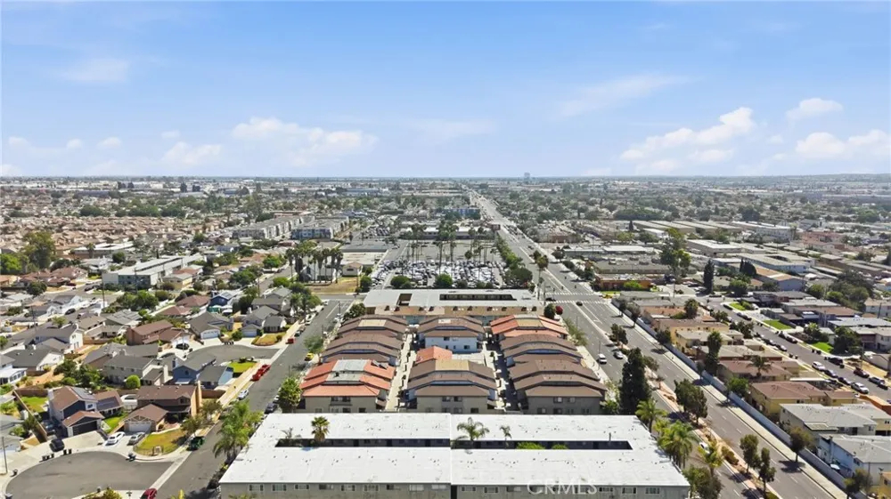 1239 W Rosecrans #4 Gardena, CA 90247
