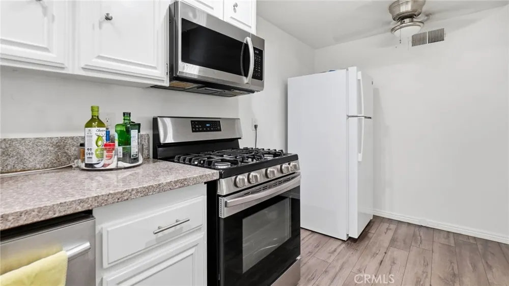 1239 W Rosecrans #4 Gardena, CA 90247