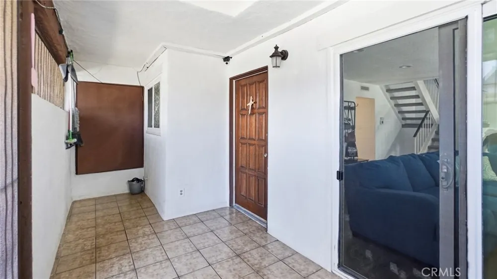 1239 W Rosecrans #4 Gardena, CA 90247