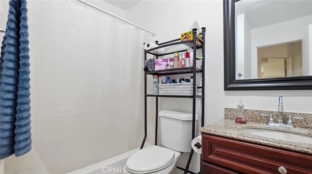 1239 W Rosecrans #4 Gardena, CA 90247