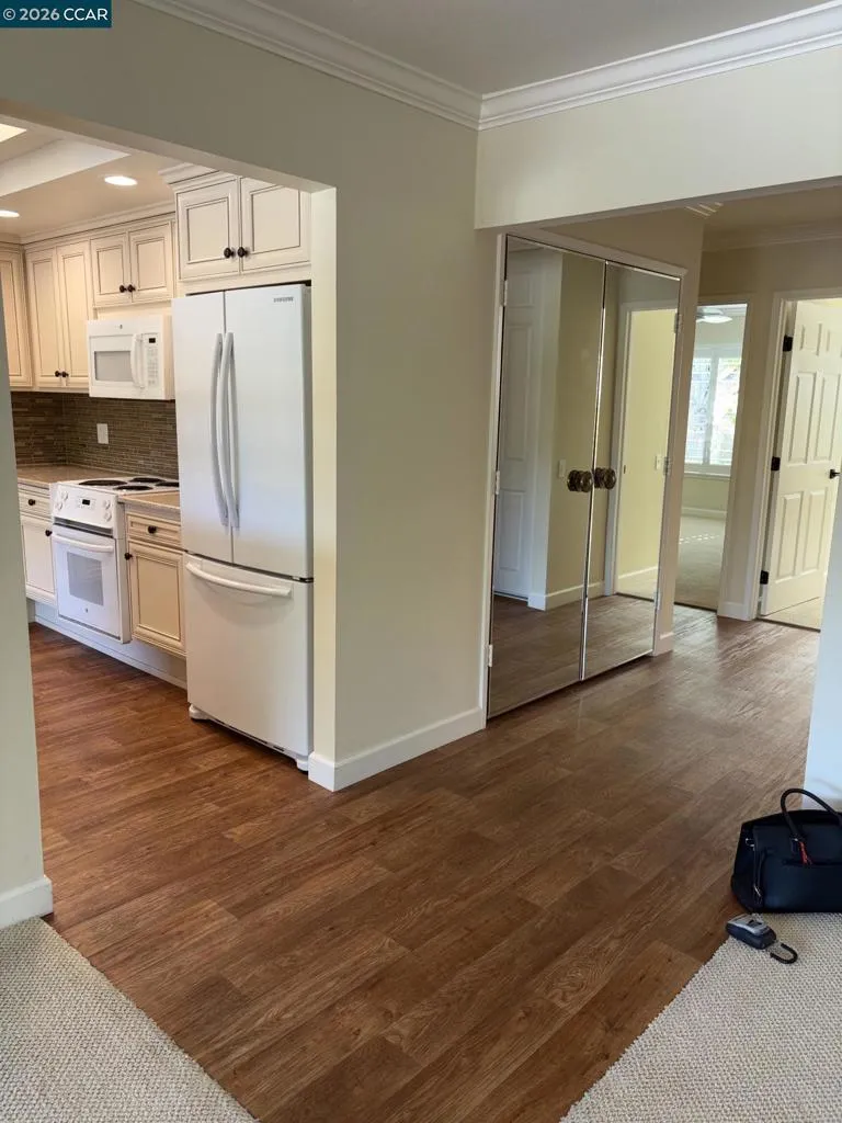 1163 RUNNING SPRINGS #3 Walnut Creek, CA 94595