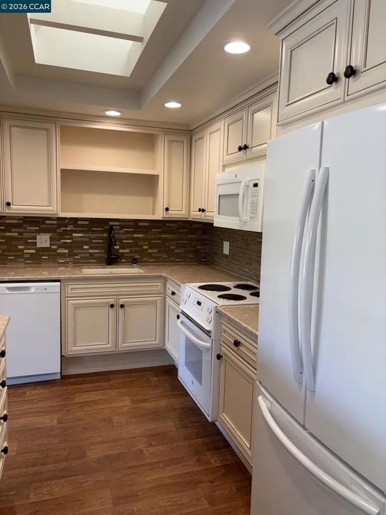 1163 RUNNING SPRINGS #3 Walnut Creek, CA 94595