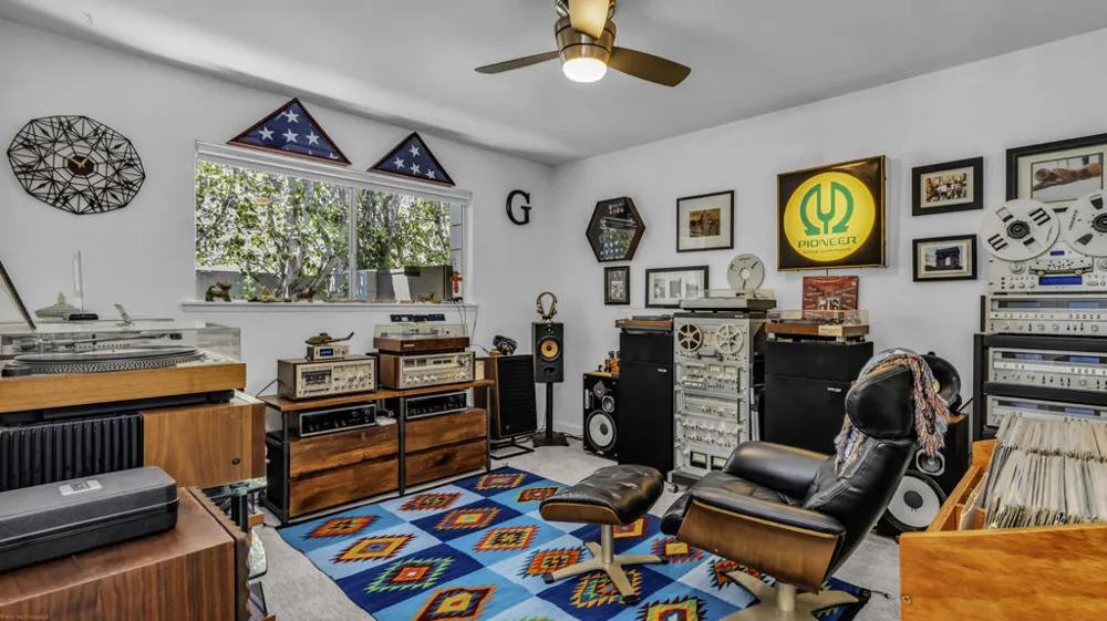 1541 E Madrona Drive Palm Springs, CA 92264