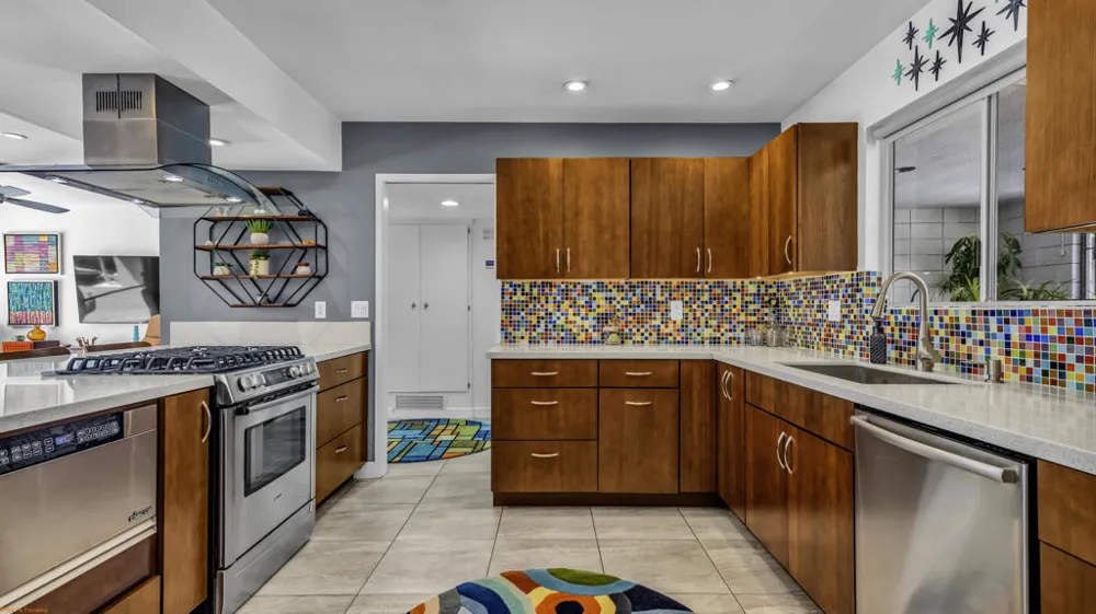1541 E Madrona Drive Palm Springs, CA 92264