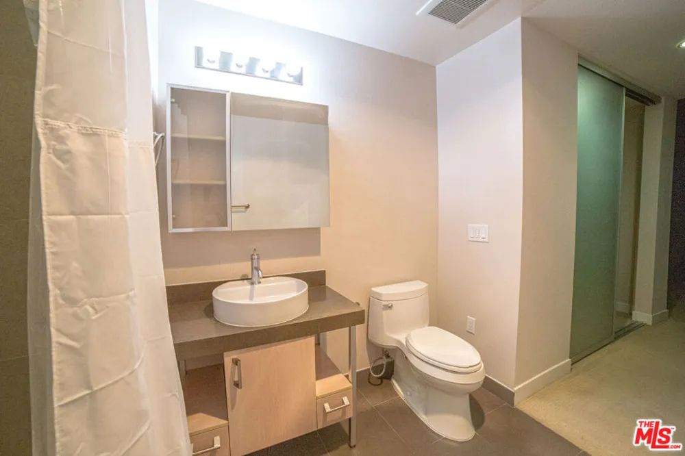 1234 Wilshire Boulevard #401 Los Angeles, CA 90017