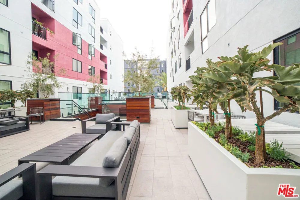 1234 Wilshire Boulevard #401 Los Angeles, CA 90017