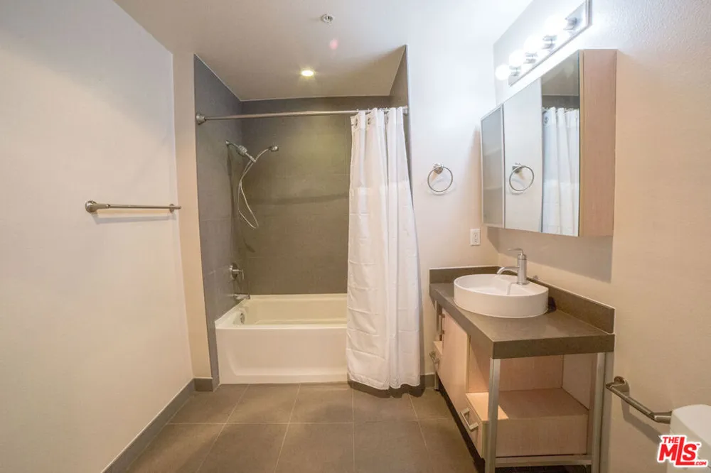 1234 Wilshire Boulevard #401 Los Angeles, CA 90017
