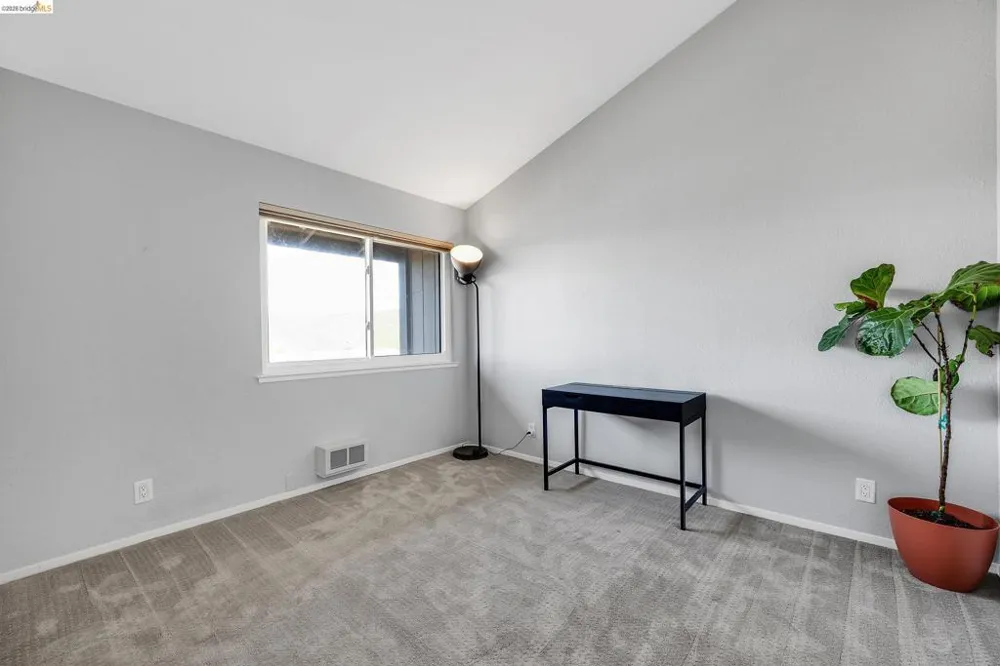 407 Vista Heights Rd El Cerrito, CA 94530