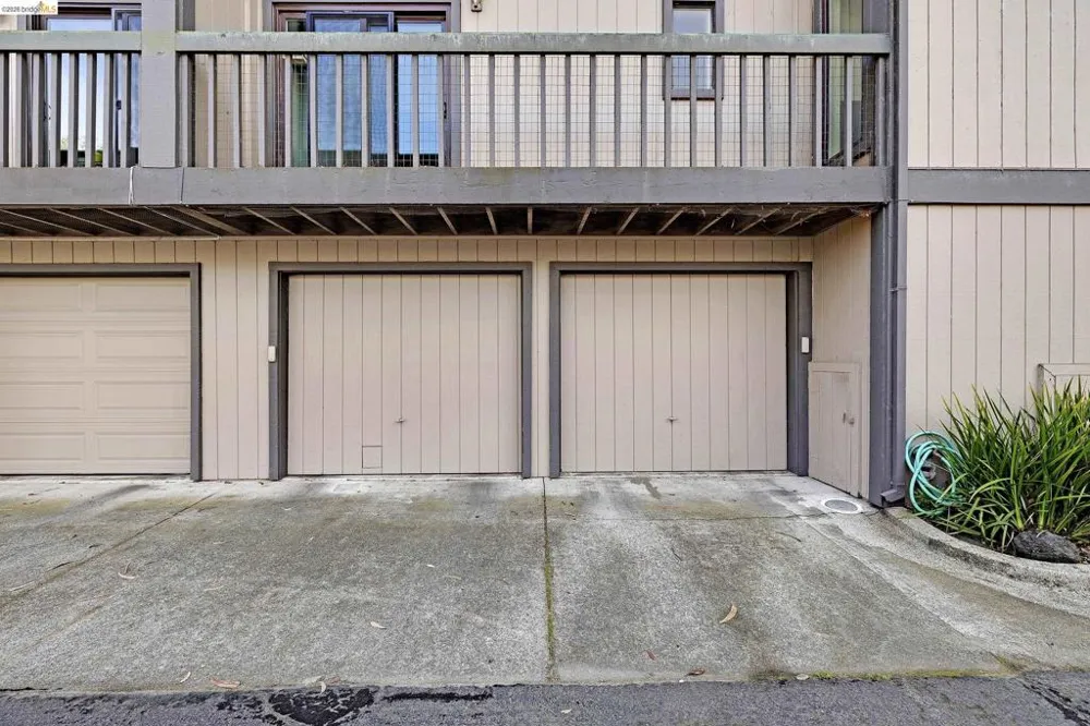 407 Vista Heights Rd El Cerrito, CA 94530