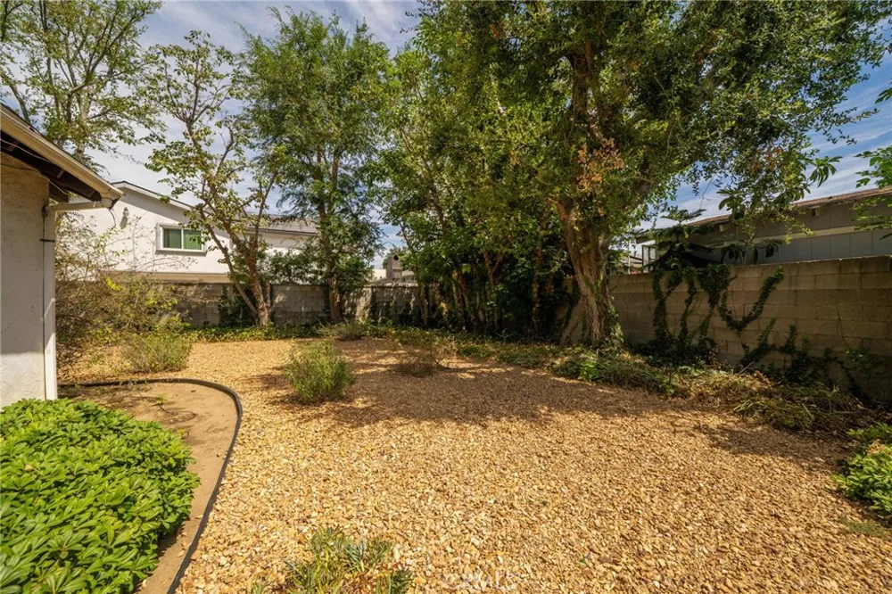 6710 Calhoun Van Nuys, CA 91405