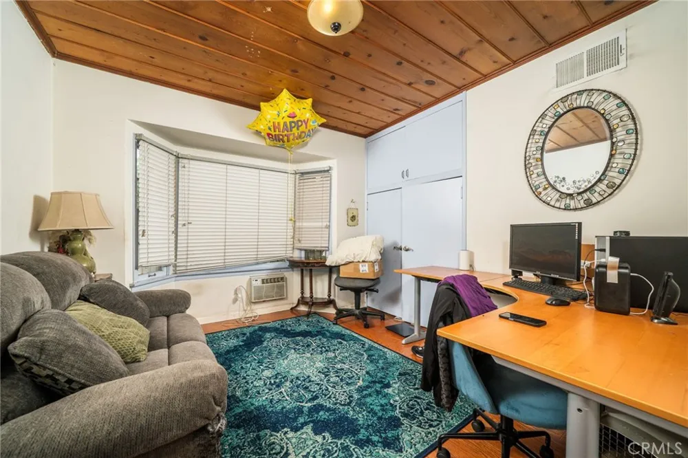 6710 Calhoun Van Nuys, CA 91405