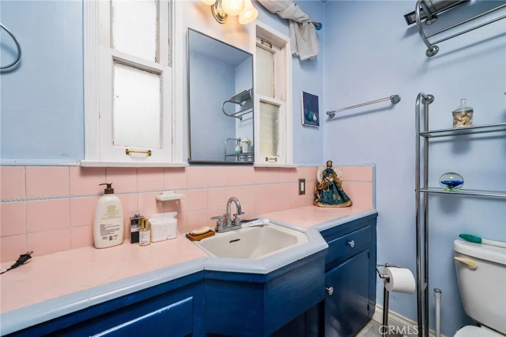 6710 Calhoun Van Nuys, CA 91405