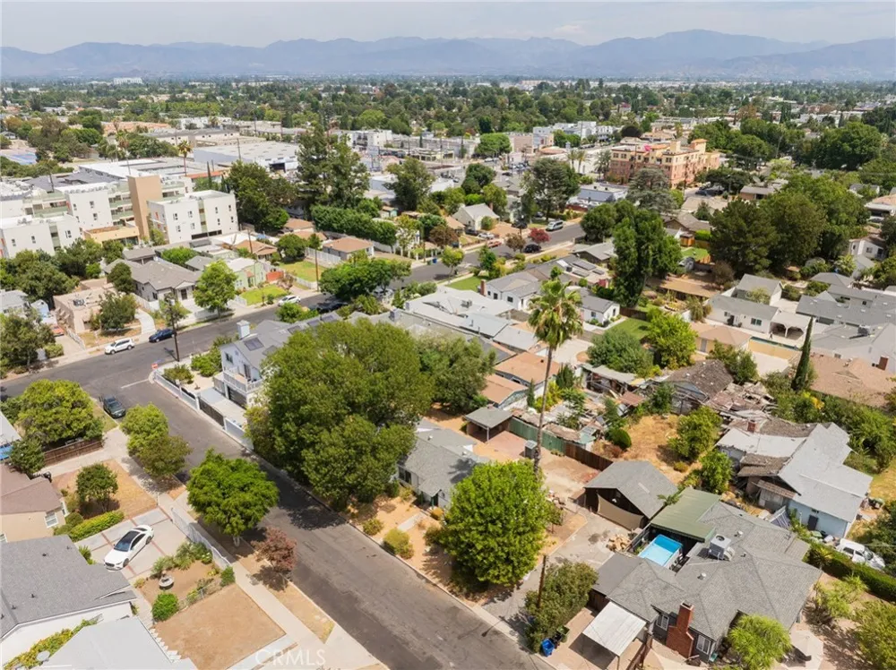 6710 Calhoun Van Nuys, CA 91405