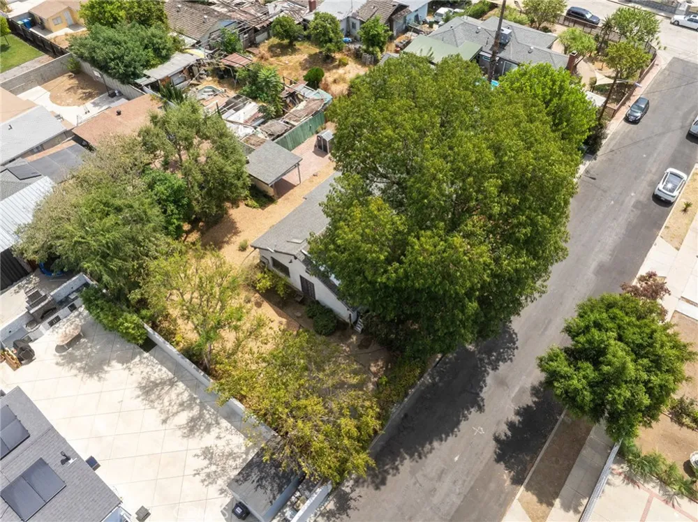 6710 Calhoun Van Nuys, CA 91405