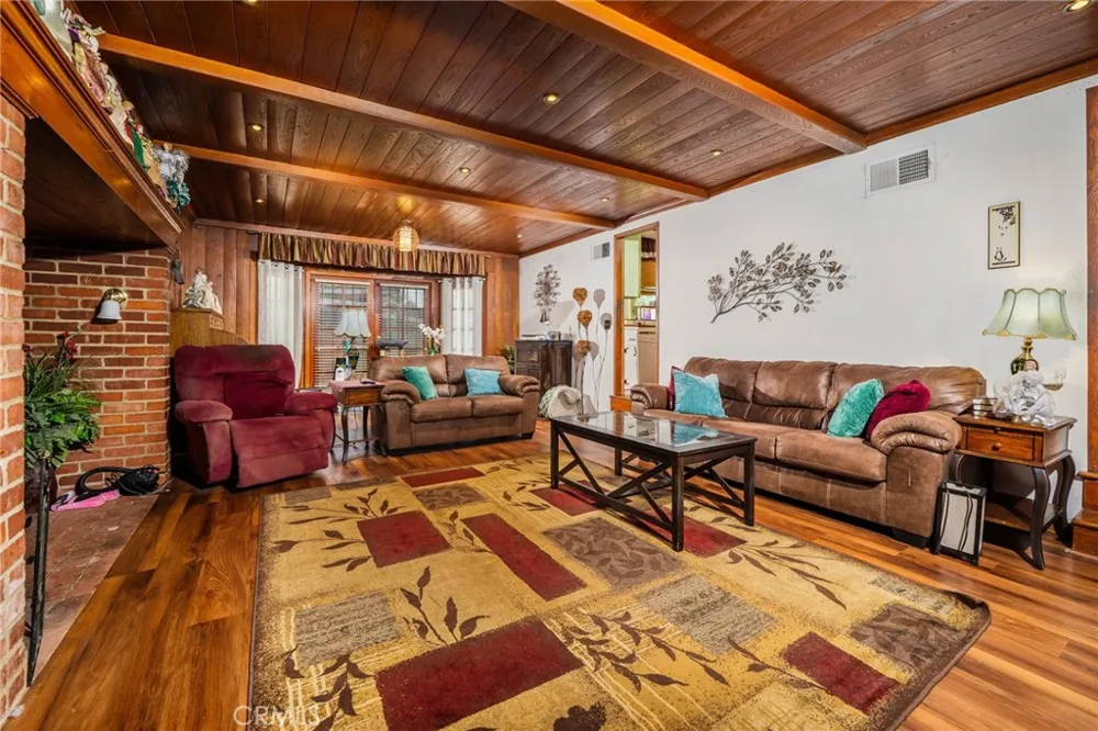 6710 Calhoun Van Nuys, CA 91405