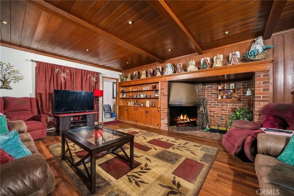 6710 Calhoun Van Nuys, CA 91405
