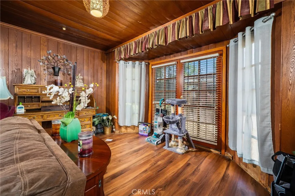 6710 Calhoun Van Nuys, CA 91405