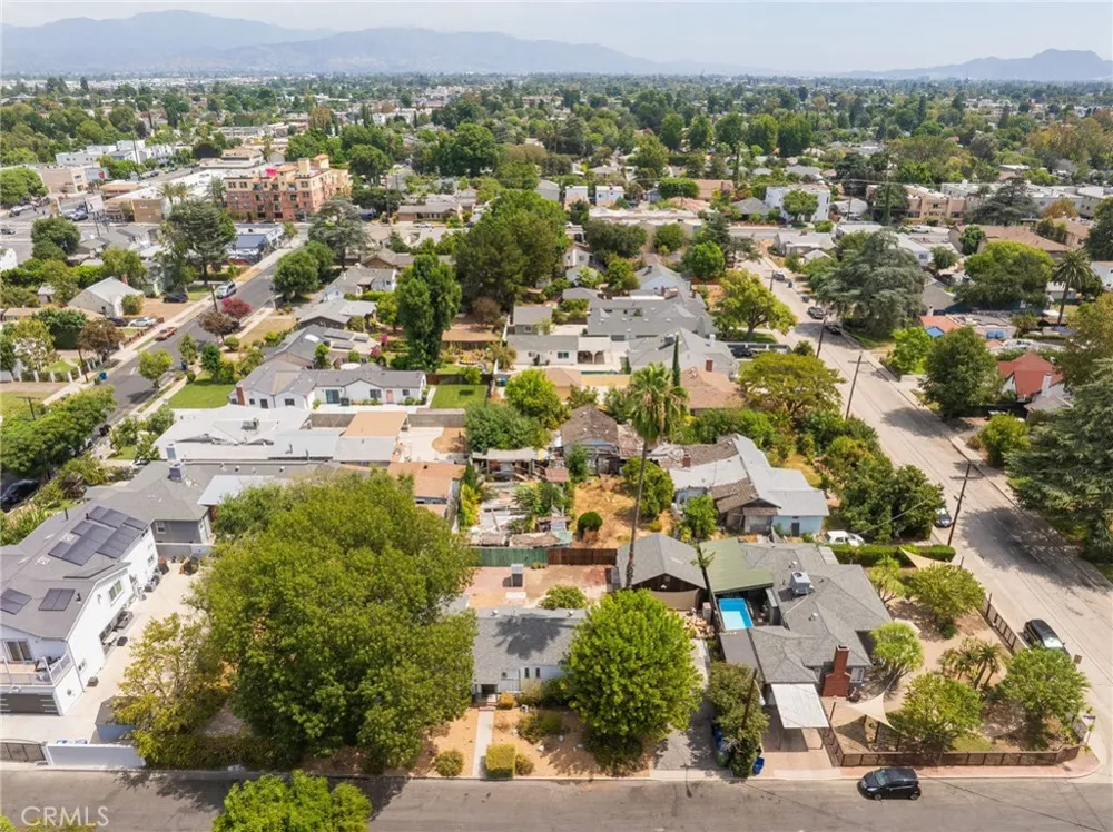 6710 Calhoun Van Nuys, CA 91405