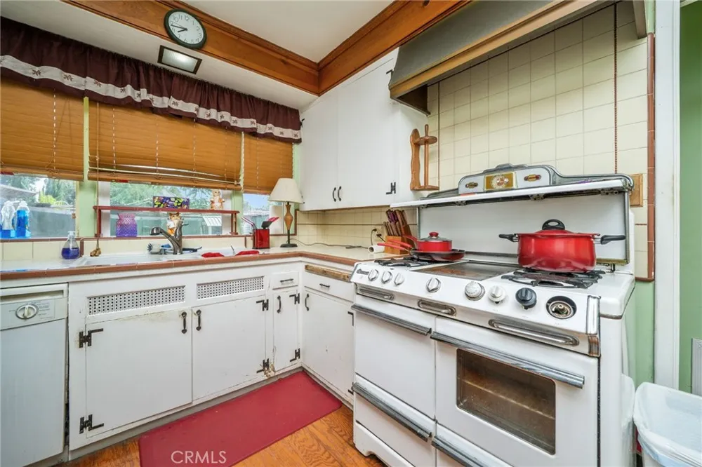 6710 Calhoun Van Nuys, CA 91405
