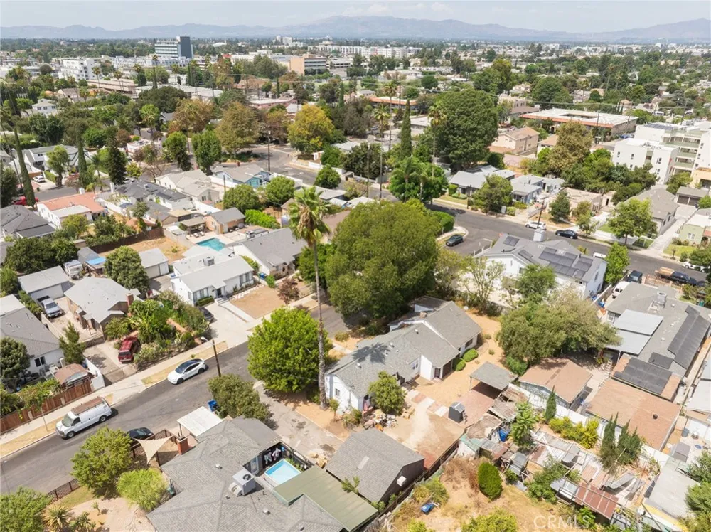 6710 Calhoun Van Nuys, CA 91405