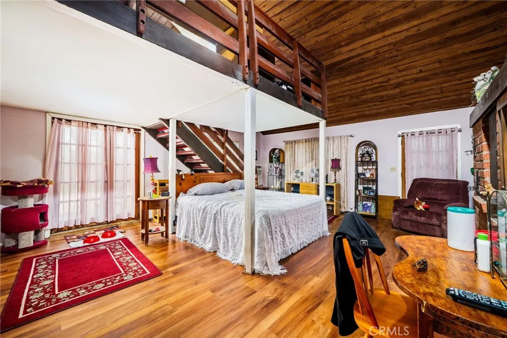 6710 Calhoun Van Nuys, CA 91405