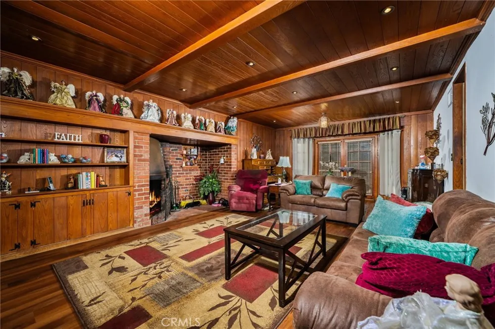 6710 Calhoun Van Nuys, CA 91405