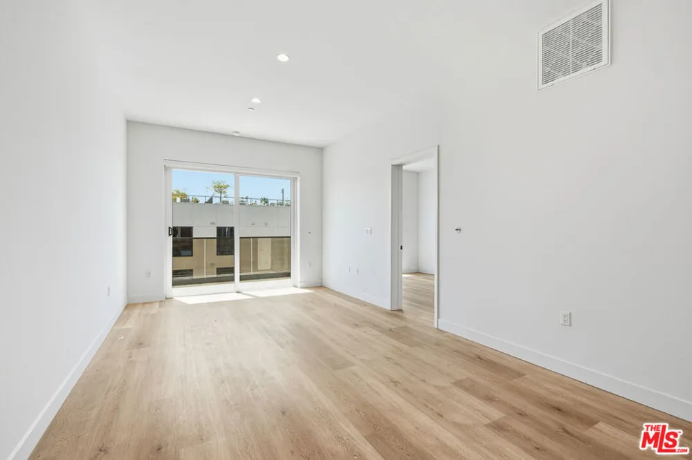 3555 Overland Avenue #503 Los Angeles, CA 90034