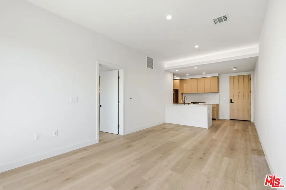 3555 Overland Avenue #503 Los Angeles, CA 90034