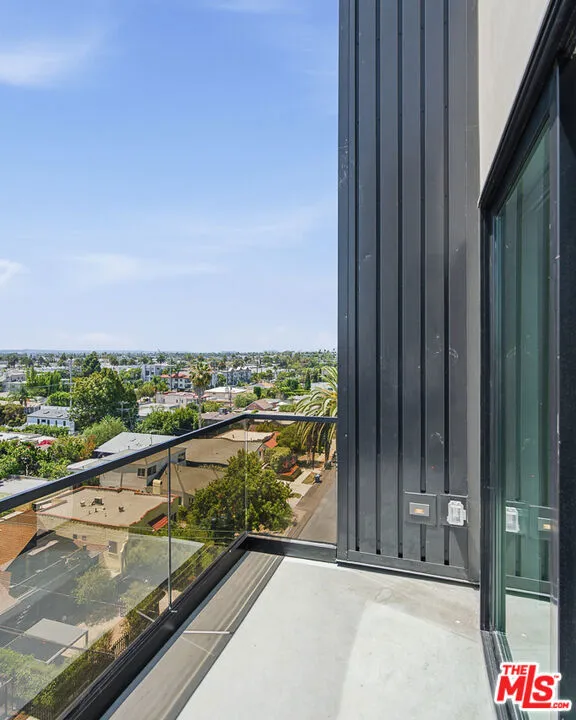 3555 Overland Avenue #503 Los Angeles, CA 90034