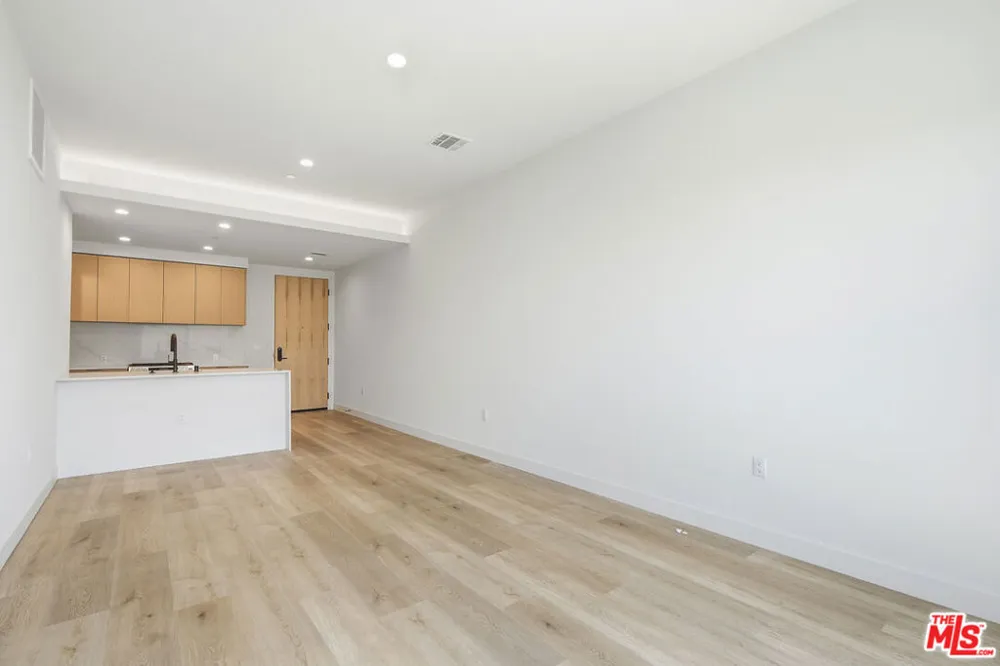 3555 Overland Avenue #503 Los Angeles, CA 90034