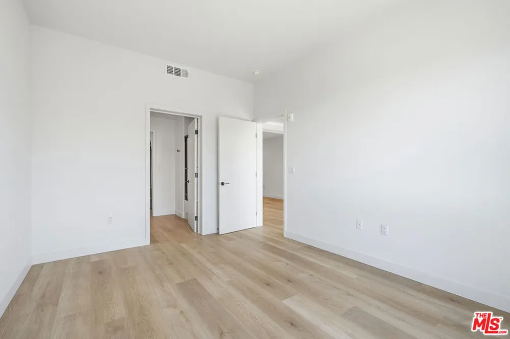 3555 Overland Avenue #503 Los Angeles, CA 90034