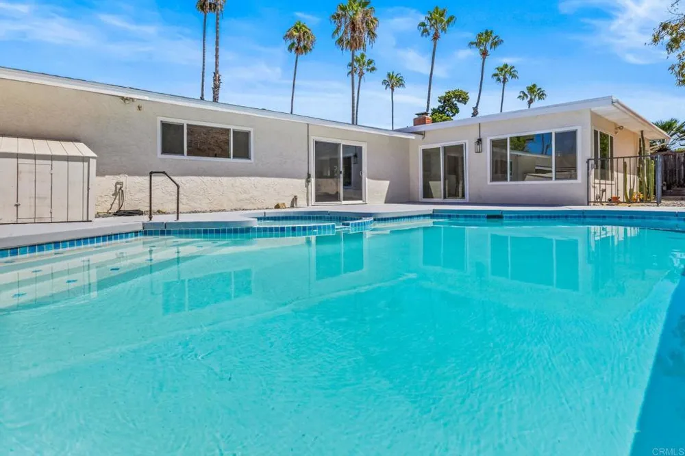 9415 La Suvida Drive La Mesa, CA 91942