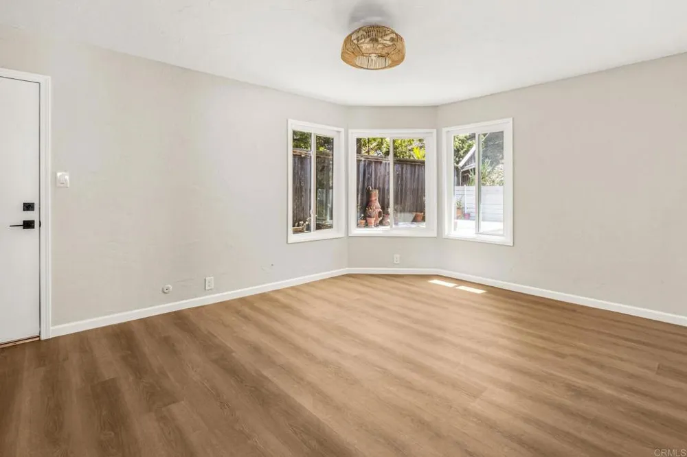 9415 La Suvida Drive La Mesa, CA 91942