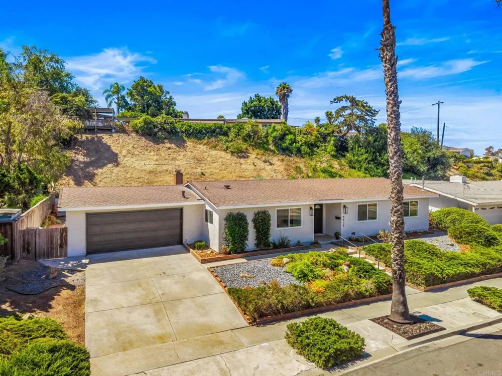 9415 La Suvida Drive La Mesa, CA 91942