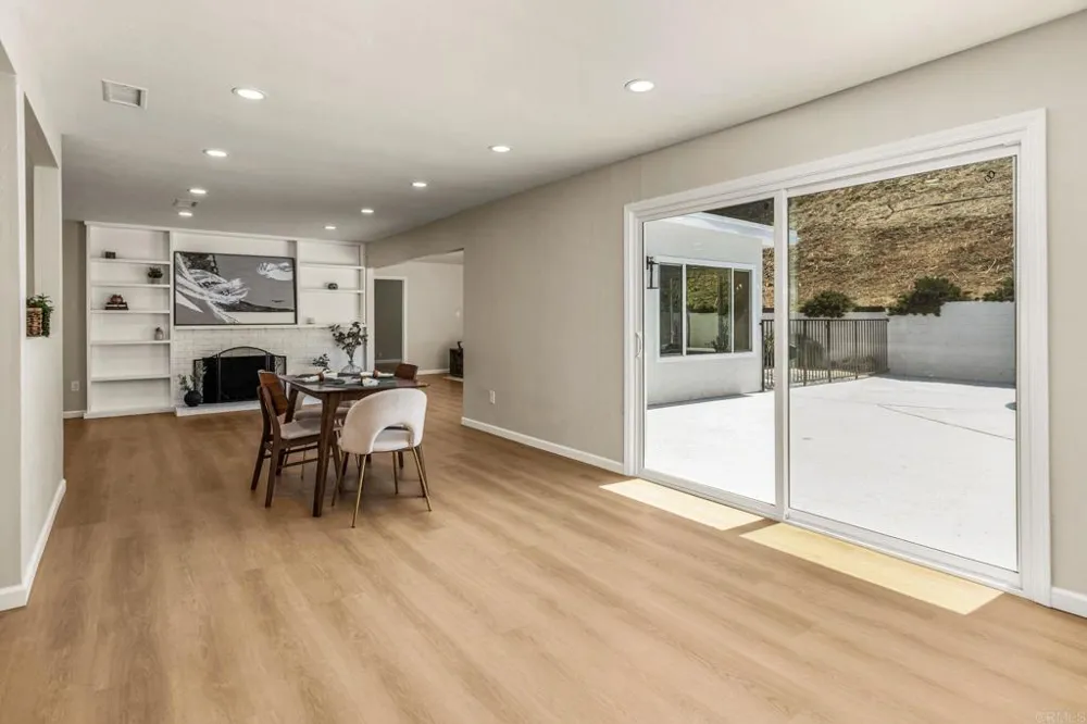 9415 La Suvida Drive La Mesa, CA 91942