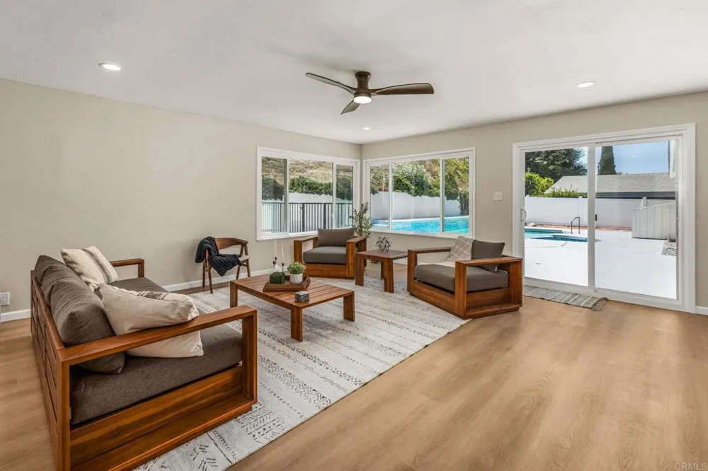 9415 La Suvida Drive La Mesa, CA 91942