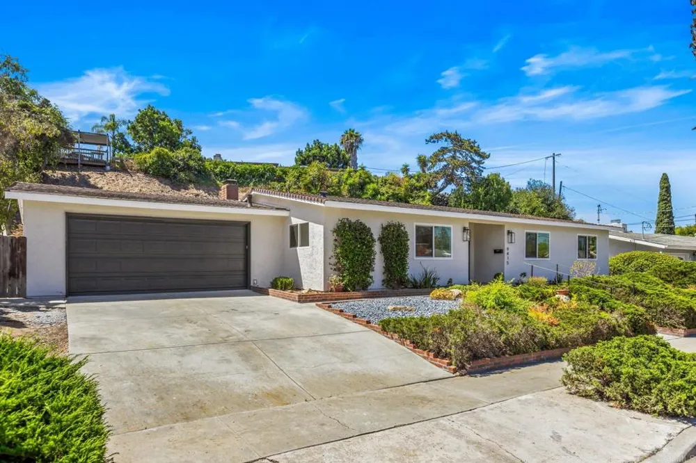 9415 La Suvida Drive La Mesa, CA 91942