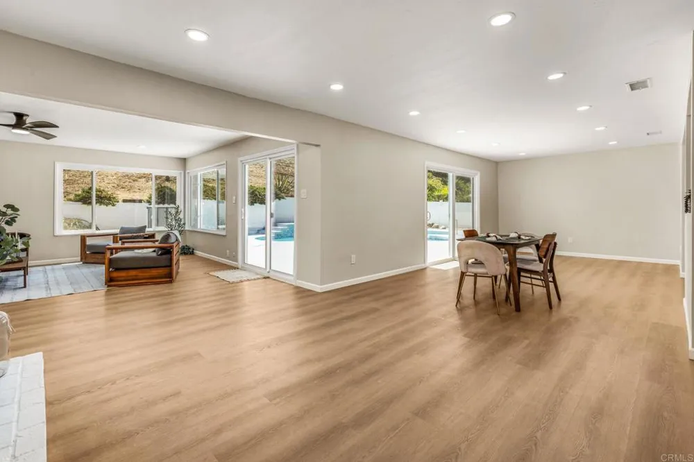 9415 La Suvida Drive La Mesa, CA 91942