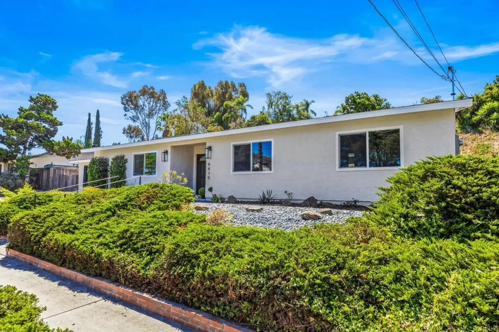 9415 La Suvida Drive La Mesa, CA 91942