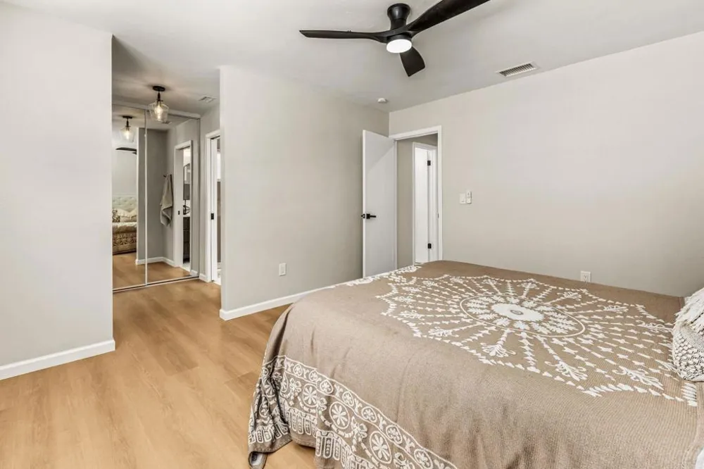 9415 La Suvida Drive La Mesa, CA 91942