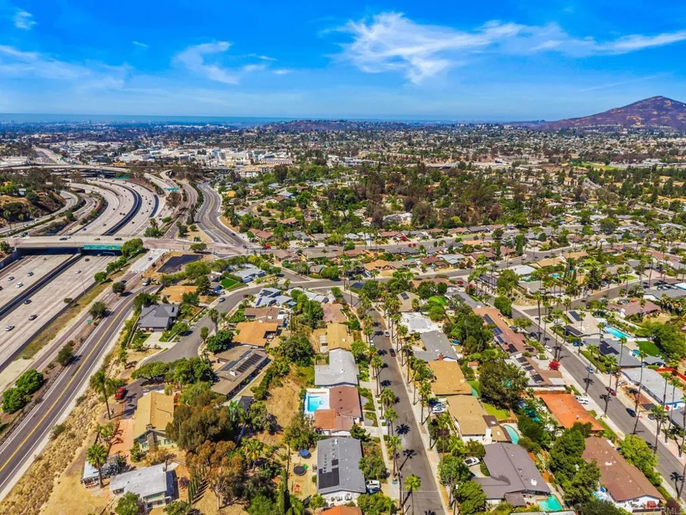 9415 La Suvida Drive La Mesa, CA 91942