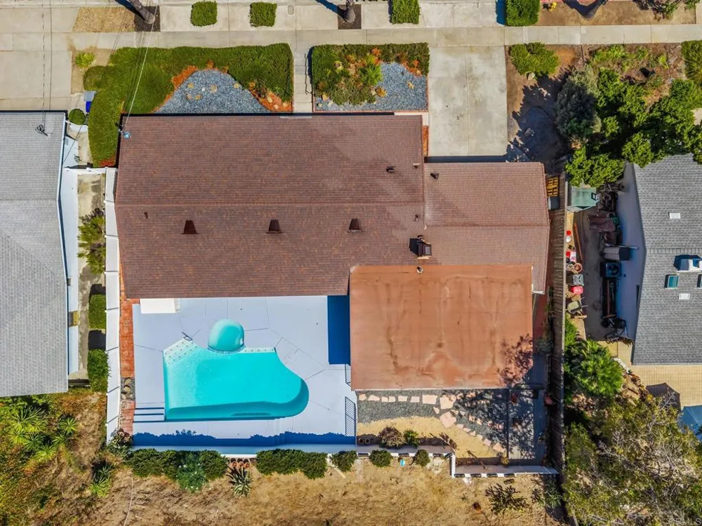 9415 La Suvida Drive La Mesa, CA 91942