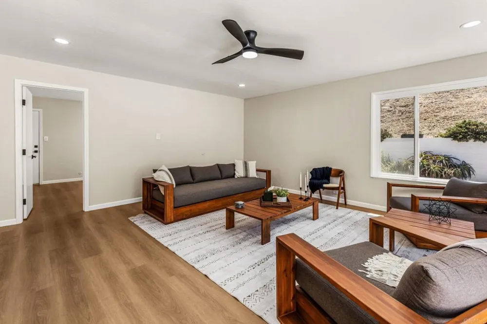 9415 La Suvida Drive La Mesa, CA 91942