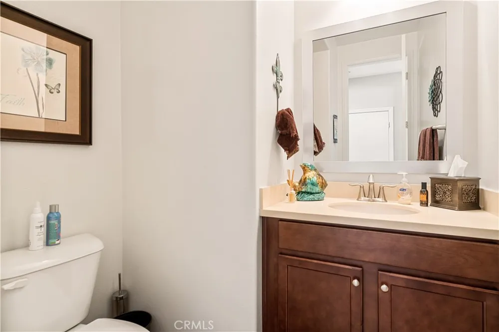 14221 Legato Court Eastvale, CA 92880